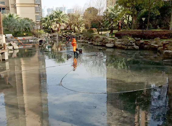 秦淮景观池淤泥清理